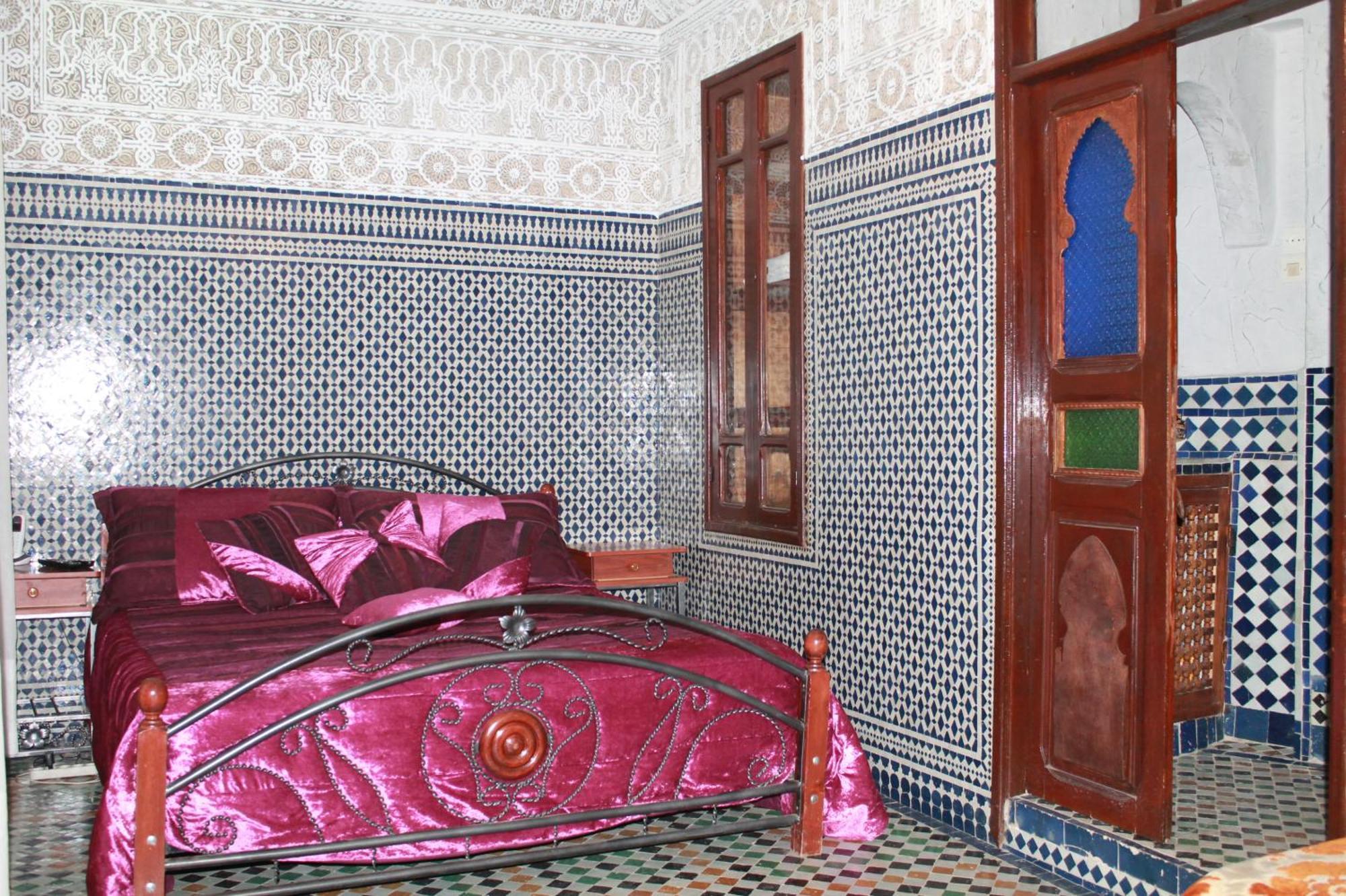 Riad Les Chrifis Navette Aeroport 24 Sur 24 Fès Cameră foto