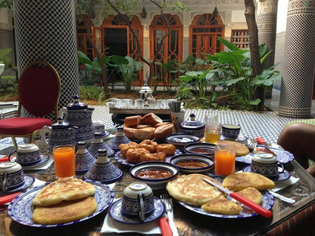 Riad Les Chrifis Navette Aeroport 24 Sur 24 Fès Exterior foto